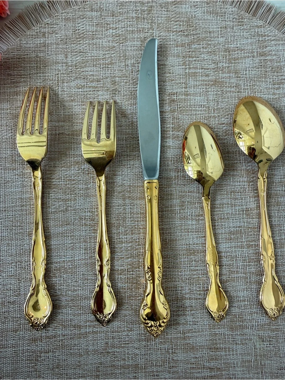 GOLDEN AFFECTION by Oneida - 5 Piece Place Setting - Electroplated
